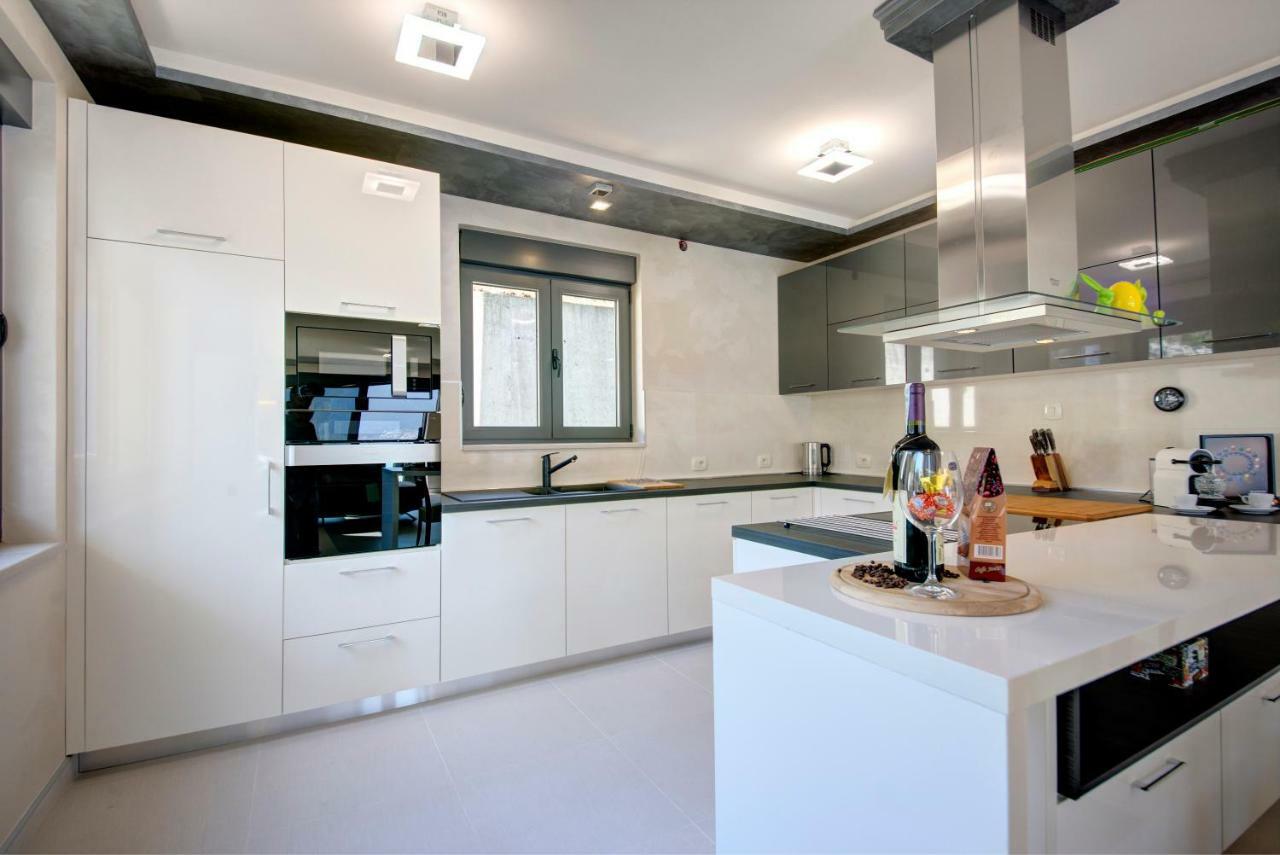 Bajova Kula Luxury Residences 科托尔 外观 照片
